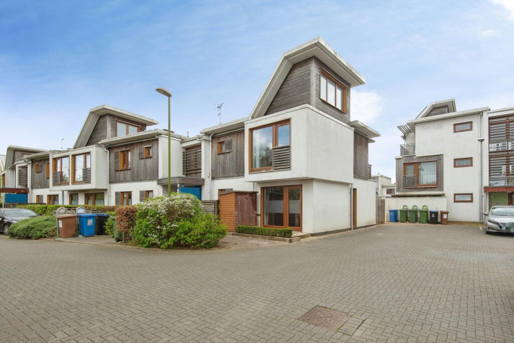 Main image of property: Hartington Place, Letchworth Garden City, SG6 1FA