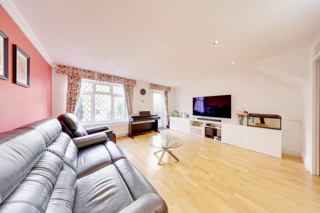 House in London, Tubbenden, Green Street Green - View 4