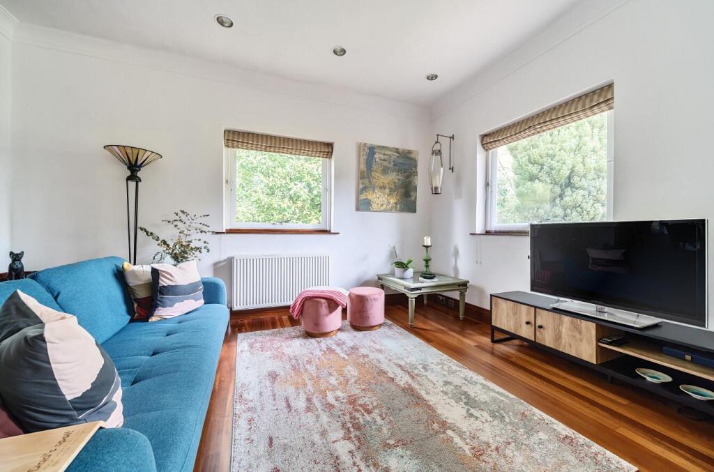 House in London, Totteridge - View 4