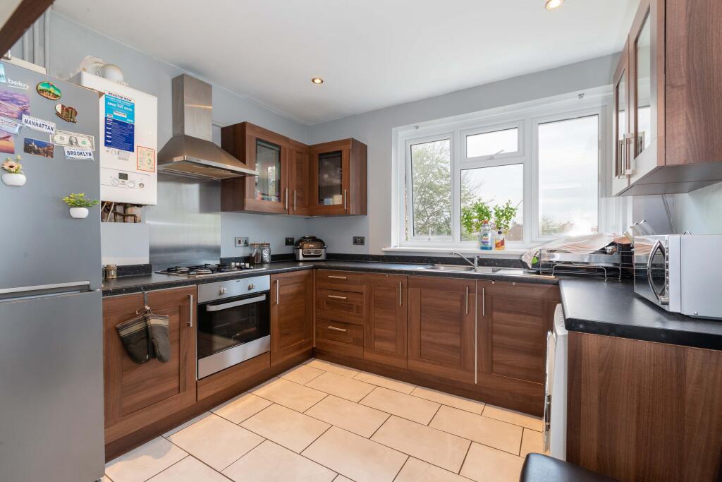 Apartment in Slough, Cippenham - View 3