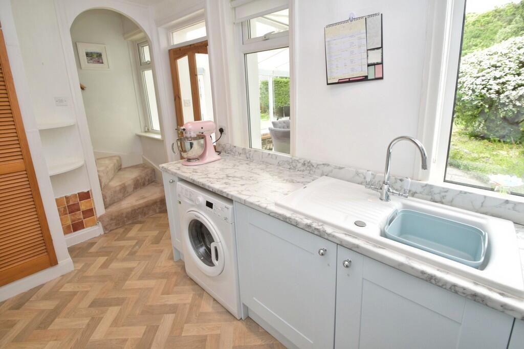 House in Bradford, Bingley - View 5