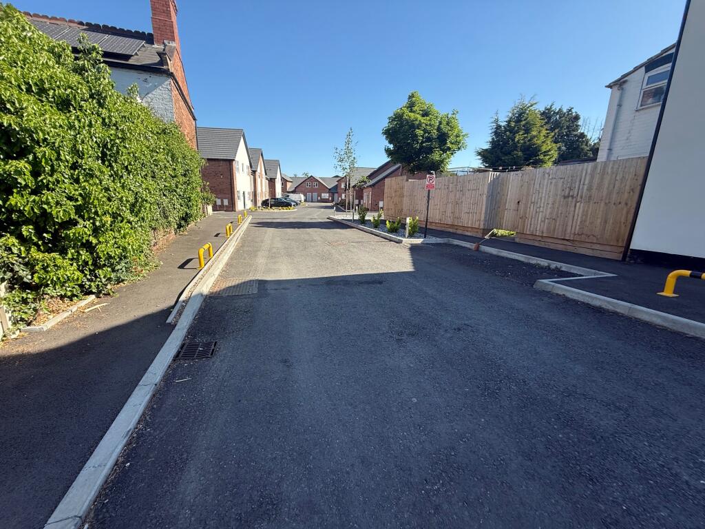 24 Frearson Close, off Chewton street - View 2
