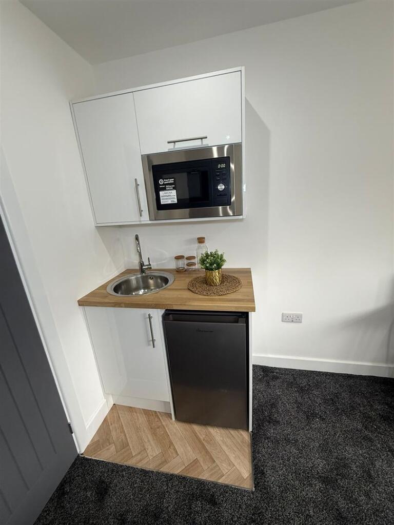 1 bedroom house share for rent