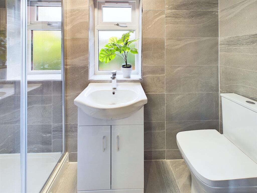 Apartment in Coventry - More