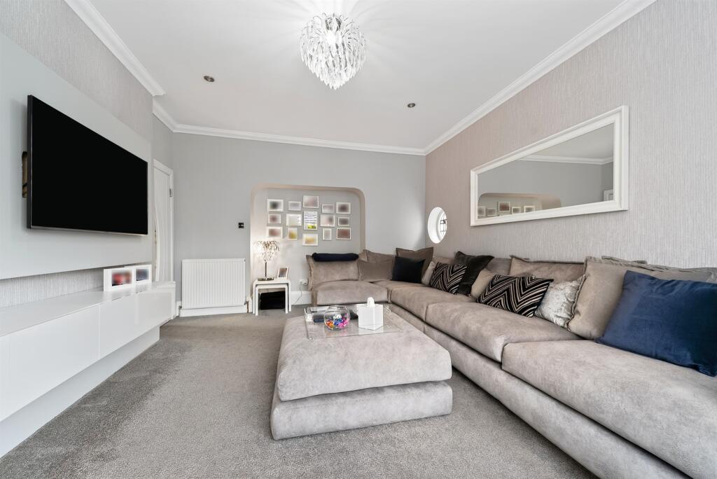 House in Rutherglen, Bankhead - View 4
