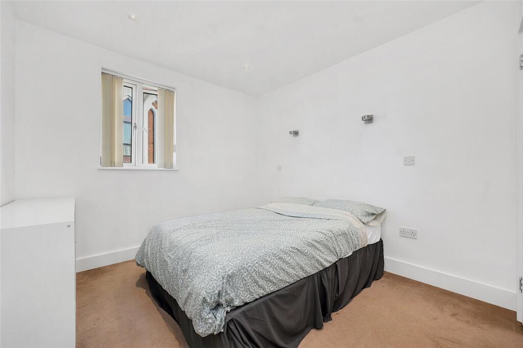 Pollards Row, London, E2 - View 5