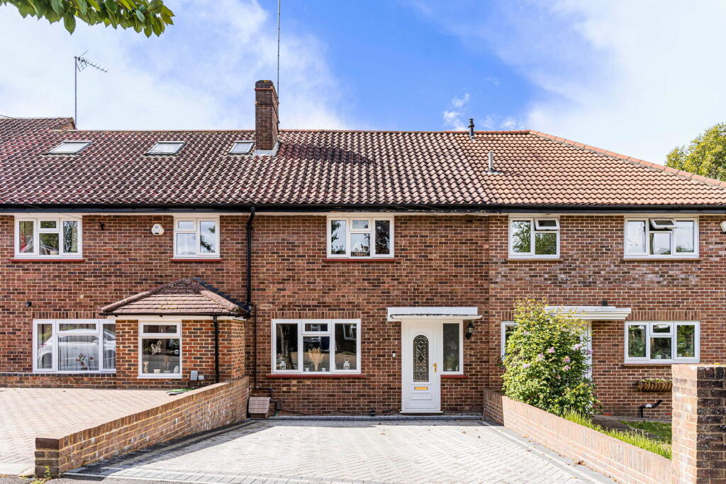 Main image of property: The Glade,Coulsdon,CR5 1SS