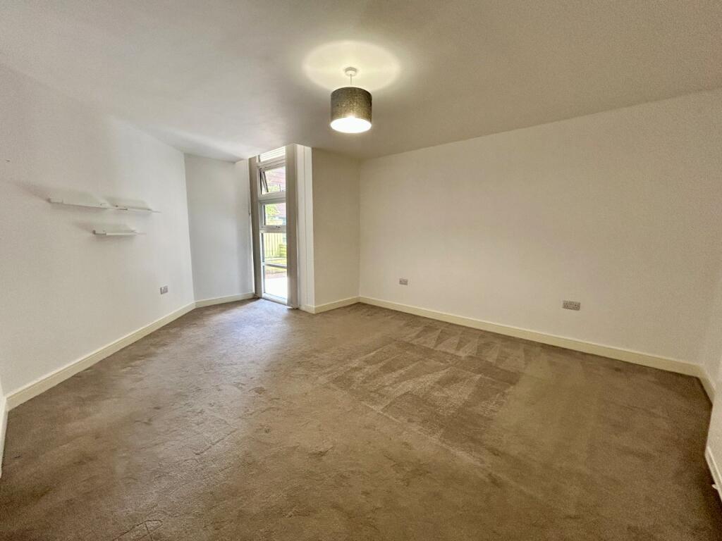 Apartment in Dudley, West Midlands - More