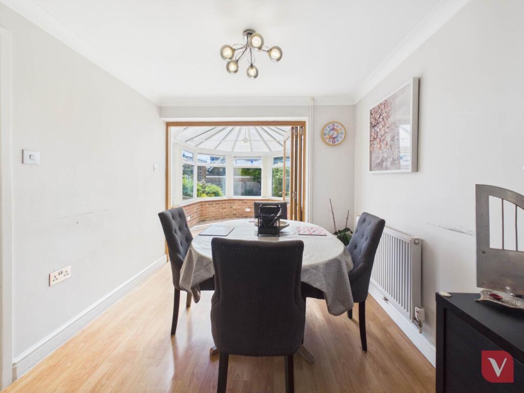 House in Luton - View 4