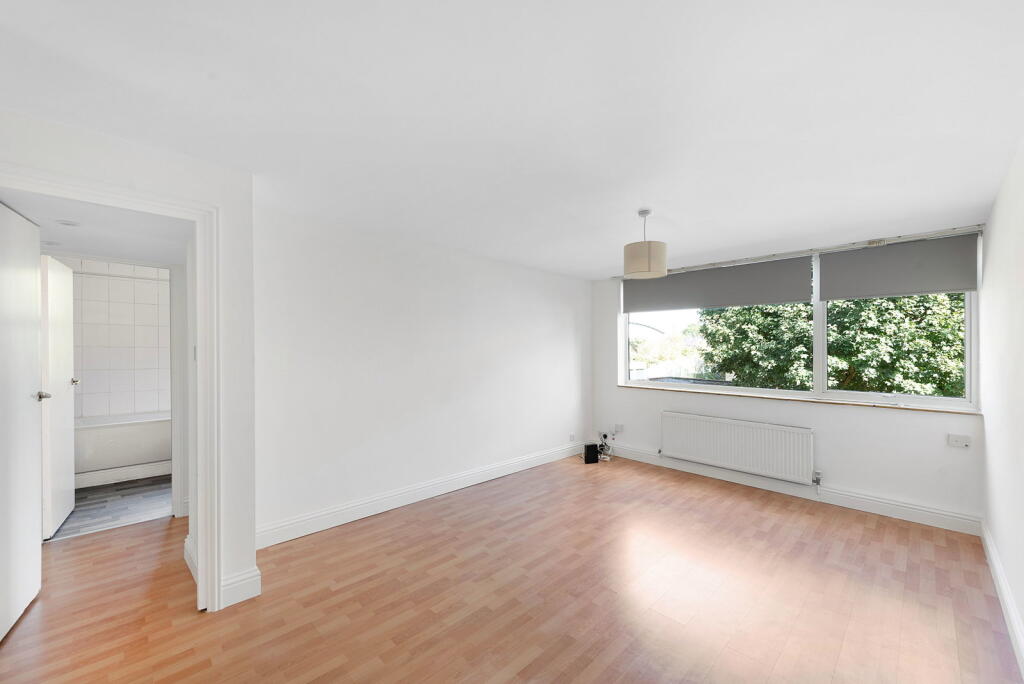 Apartment in Cambridge, Lynfield Court, Chesterton - View 5