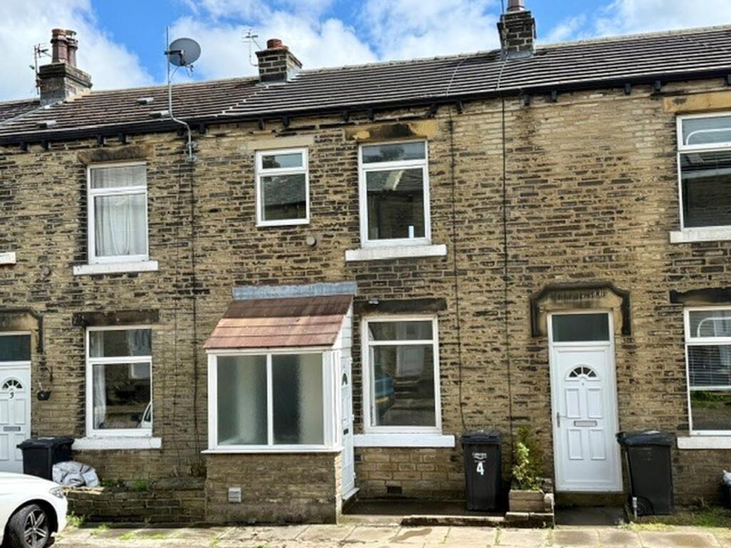 Main image of property: 4 Southfield Terrace, Hipperholme, Brighouse, Calderdale, HX3 8JT