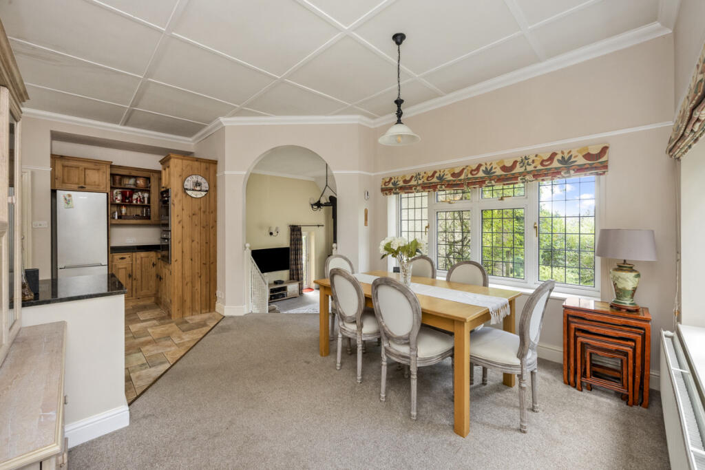 House in Tandridge, Caterham Valley - View 4