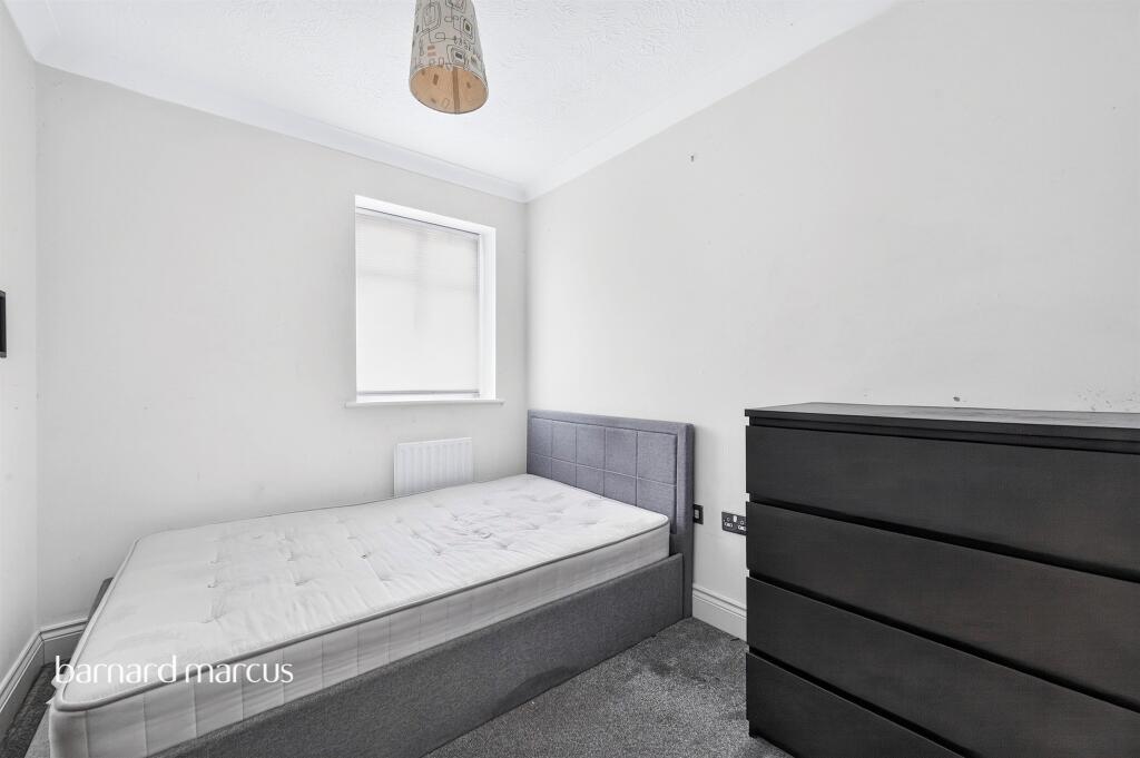 Apartment in Kingston upon Thames - More