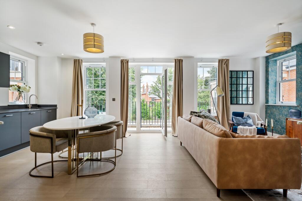 Main image of property: London Road, Sevenoaks, TN13