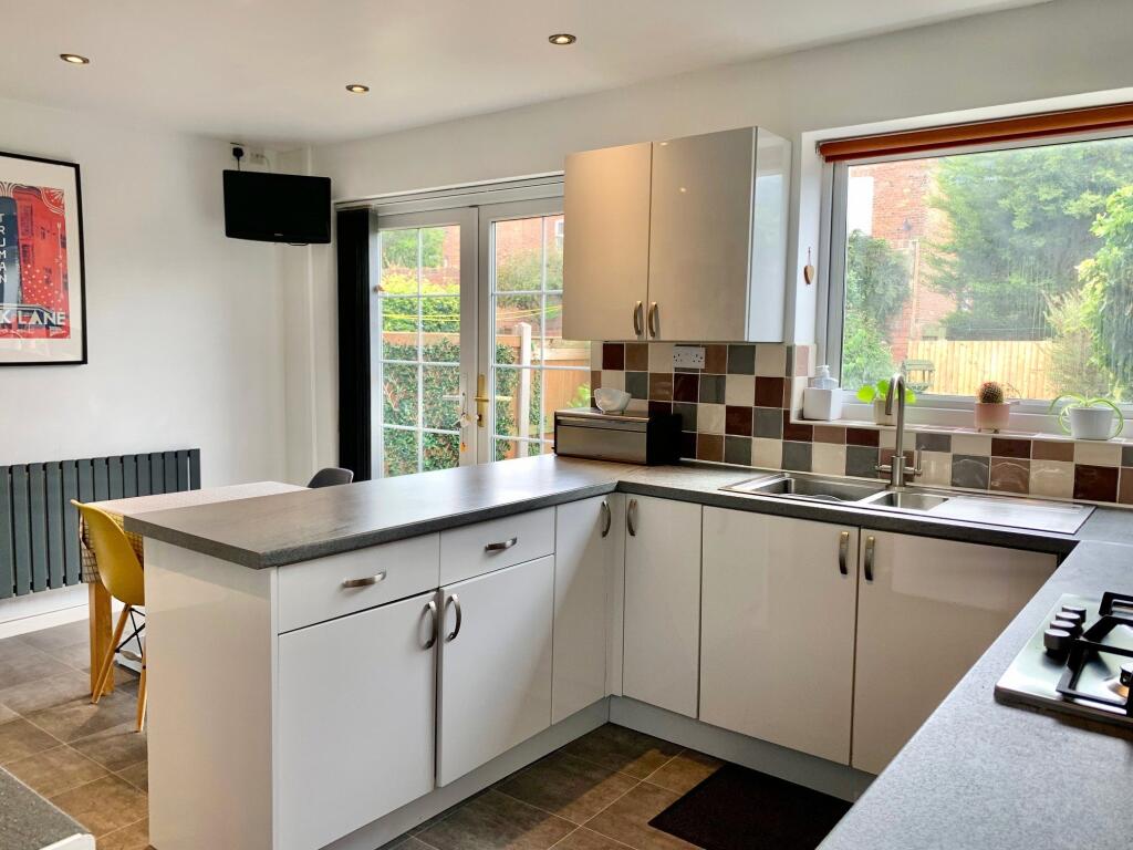 House in Wirral, Liverpool City Region - View 5