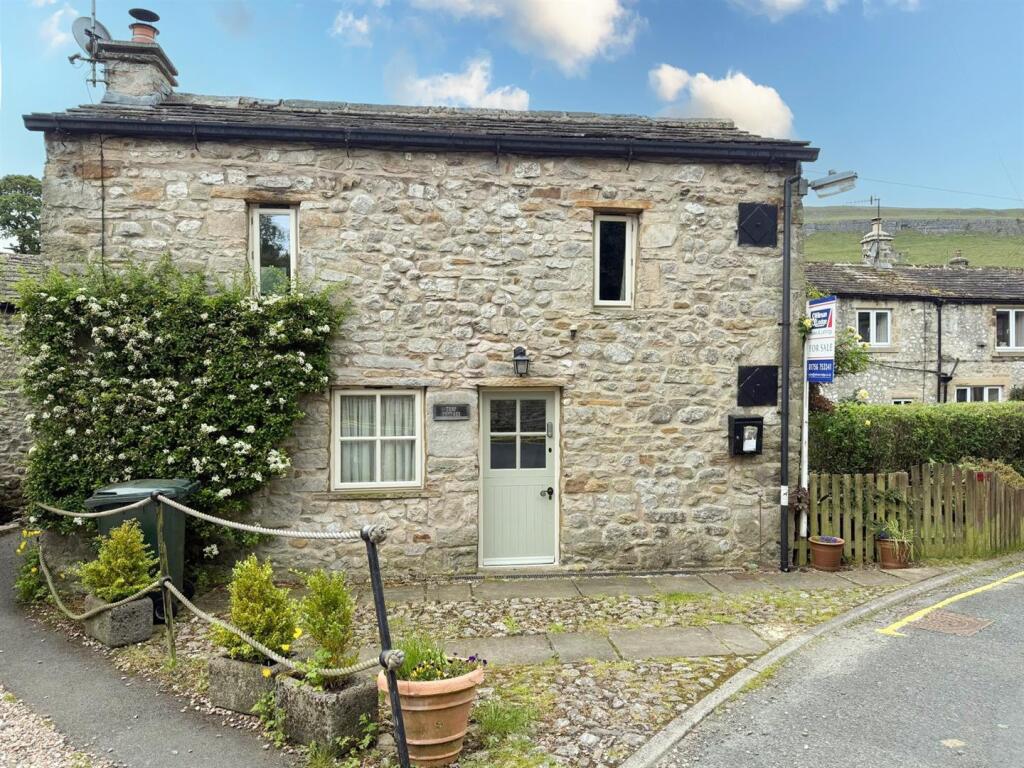 Main image of property: Middle Lane, Kettlewell, Skipton
