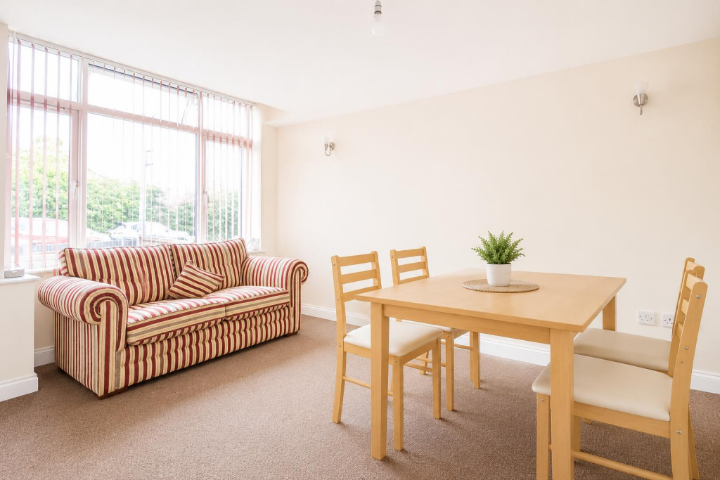 Apartment in Bristol, Horfield - View 4