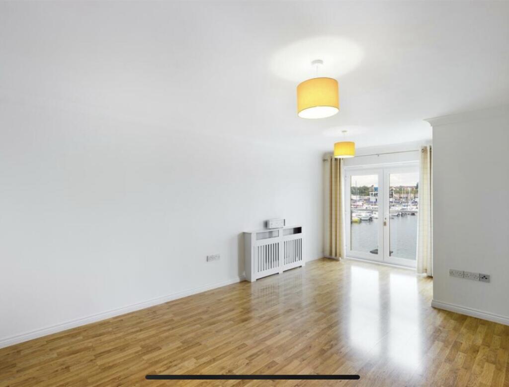 Apartment in North Tyneside, North East - View 3