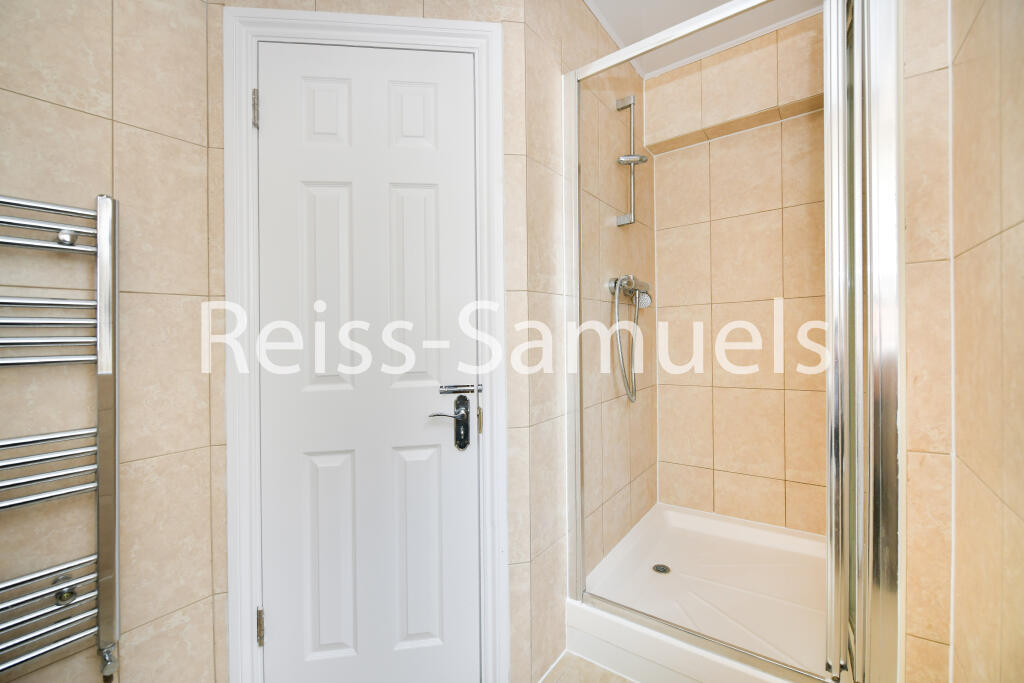 6 bedroom terraced house for rent