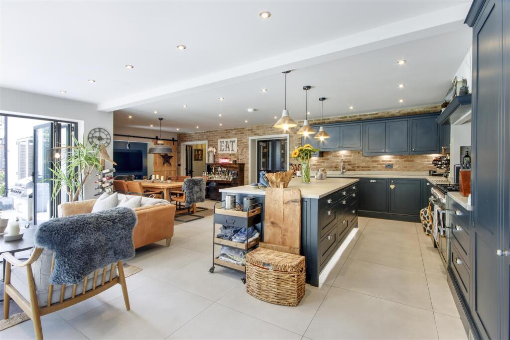 House in Tonbridge - View 4