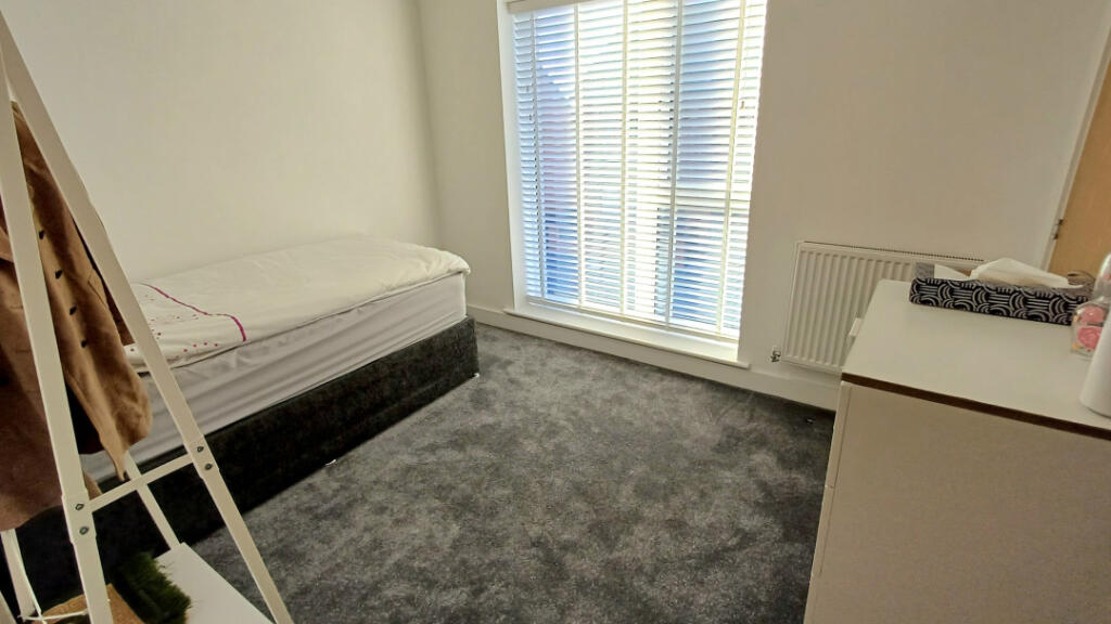 Edison Street, Openshaw, M11 1QF – další