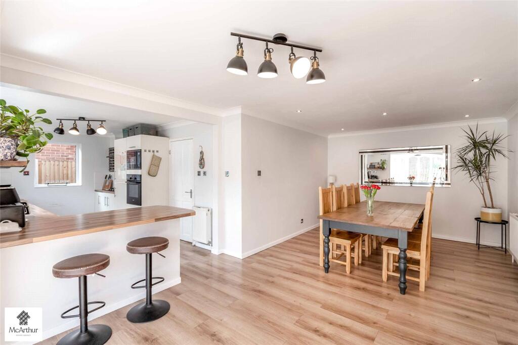 House in Doncaster, Rossington - View 5