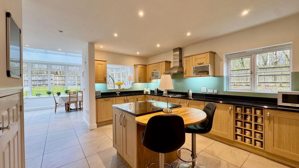 Pinewood Crescent, Hermitage, Thatcham, RG18 9WL photo 5