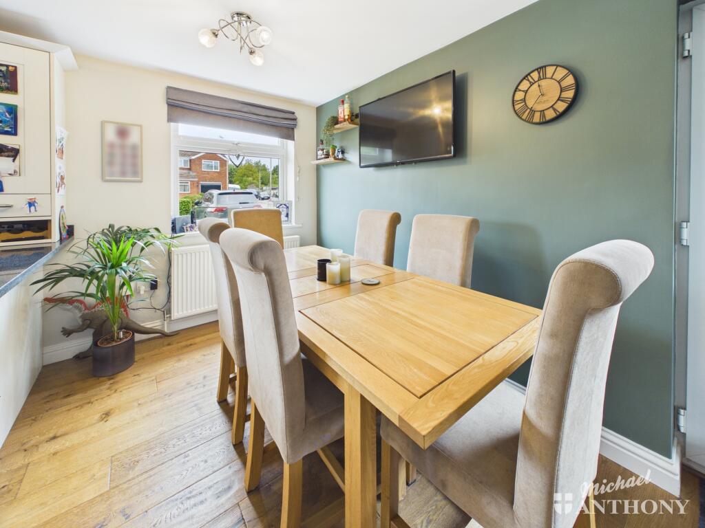 House in Luton - View 4