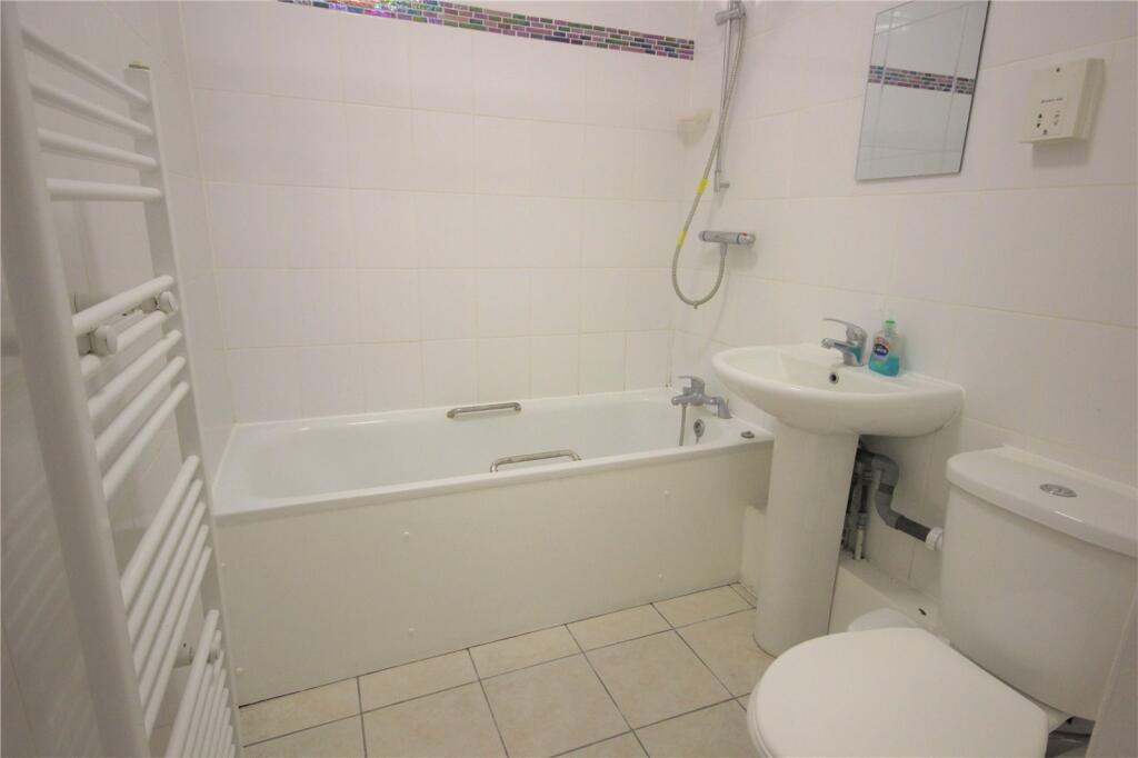 Apartment in London - More