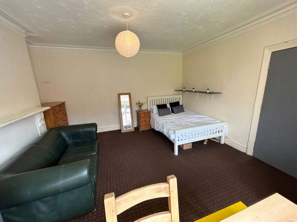 House in Leeds - View 5