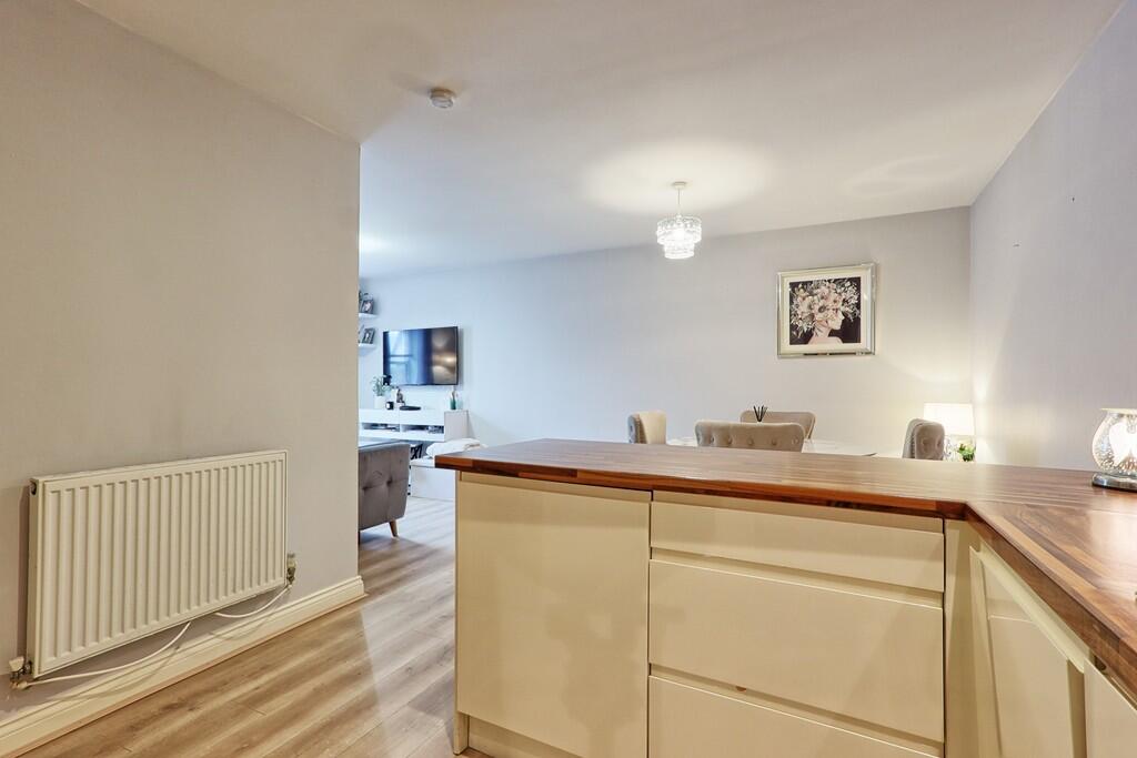 Apartment in Rochford, Rayleigh - View 4