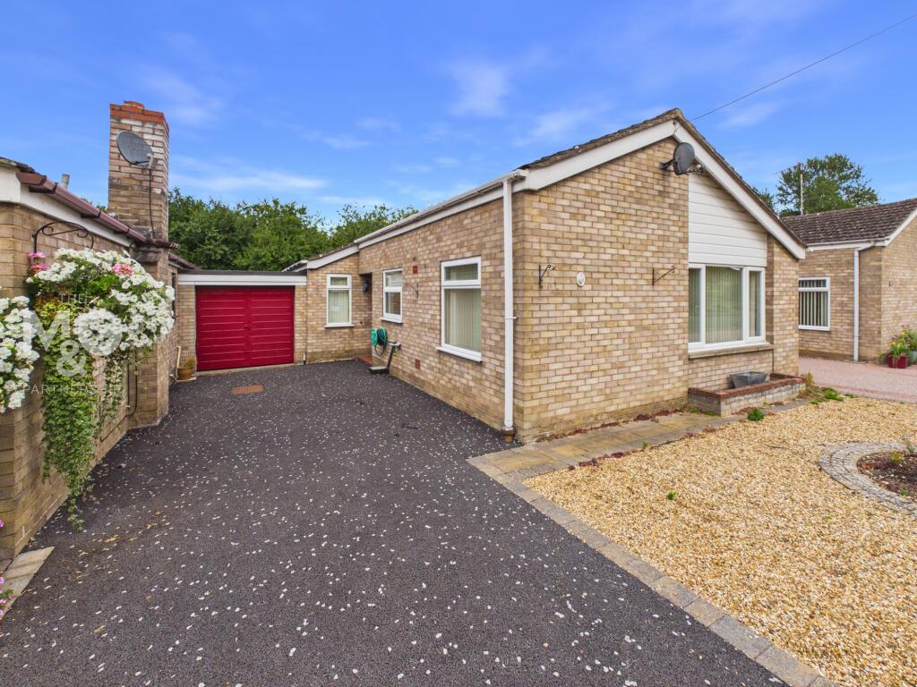 3-bed house on Rembrandt Way, Bury St. Edmunds, IP33, £369,000