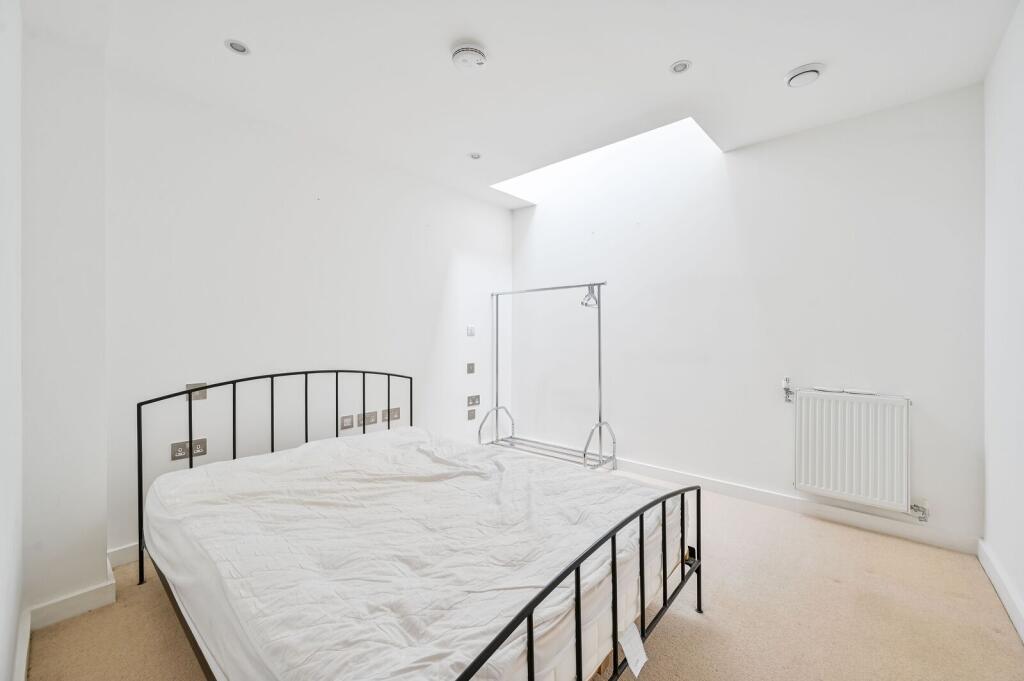 Apartment in London - View 5
