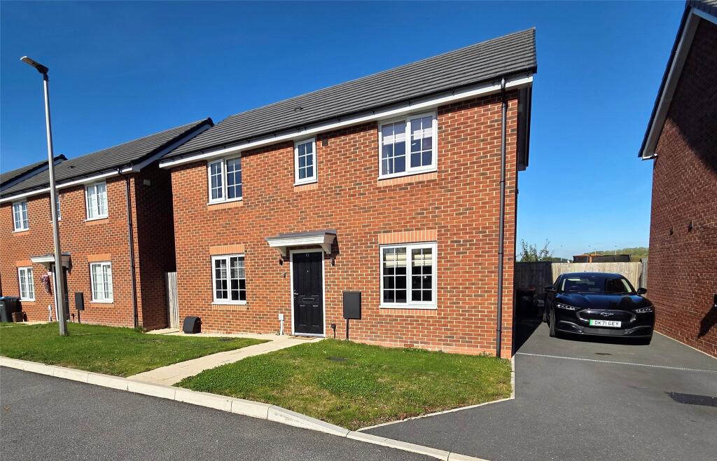 3-bed detached on Paul Callan Drive, Ellesmere Port, Cheshire, CH66, £245,000