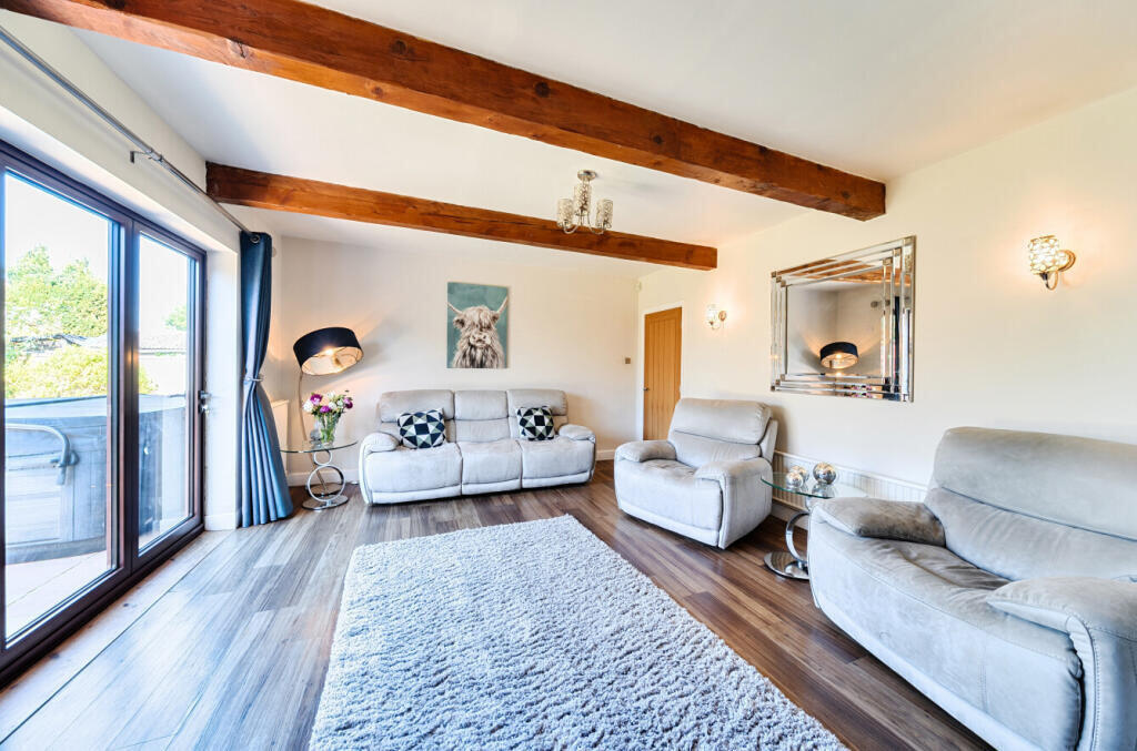 House in Dunstable, Central Bedfordshire - View 5