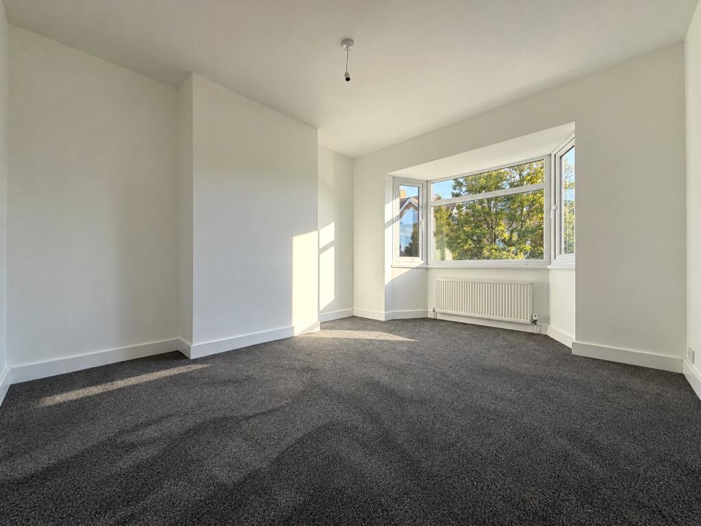 House in Southend-on-Sea, Prittlewell - More