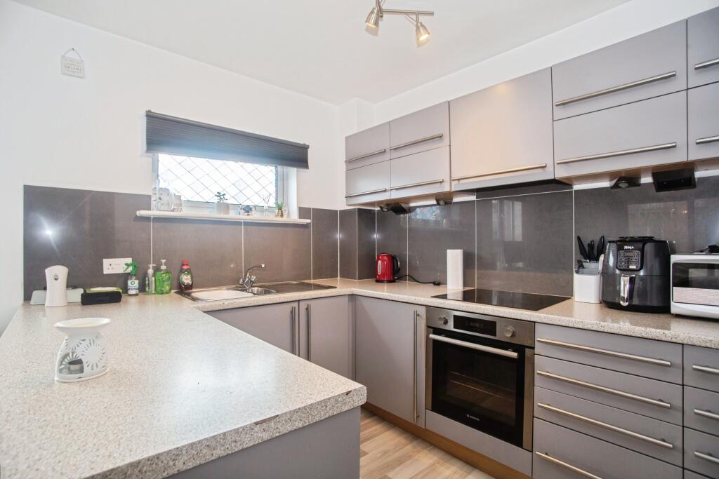 6 The Waterfront, Manchester, M11 photo 4