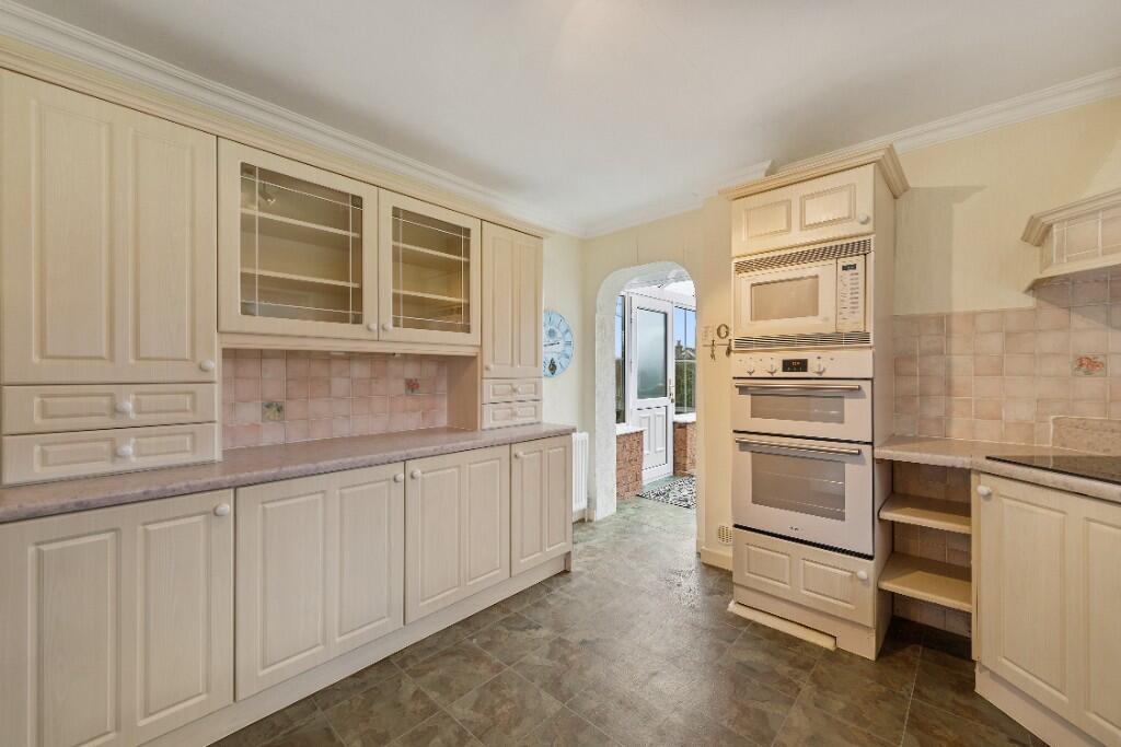 Fox Grove, Knutsford, Cheshire, WA16 photo 3