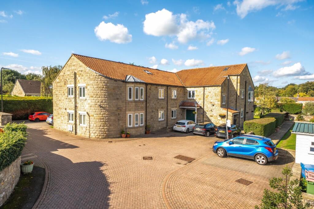 2-bed flat on Smithy Court, Collingham, Wetherby, £240,000