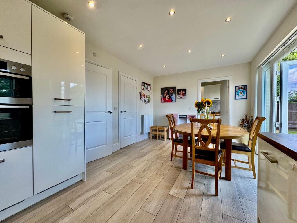 House in Luton - View 4