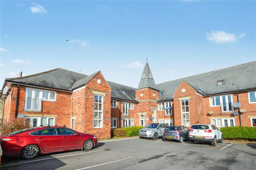 2-bed flat on Flat 1, Town Street, Middleton, Leeds, West Yorkshire, £130,000