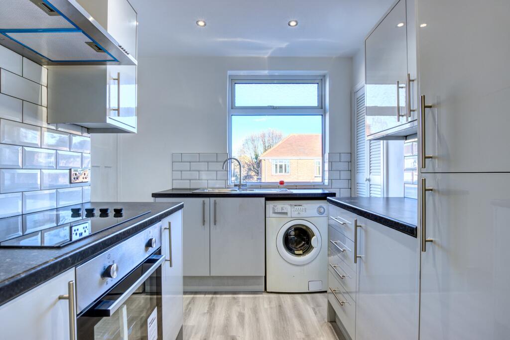 Apartment in Newcastle upon Tyne, High Heaton - View 2