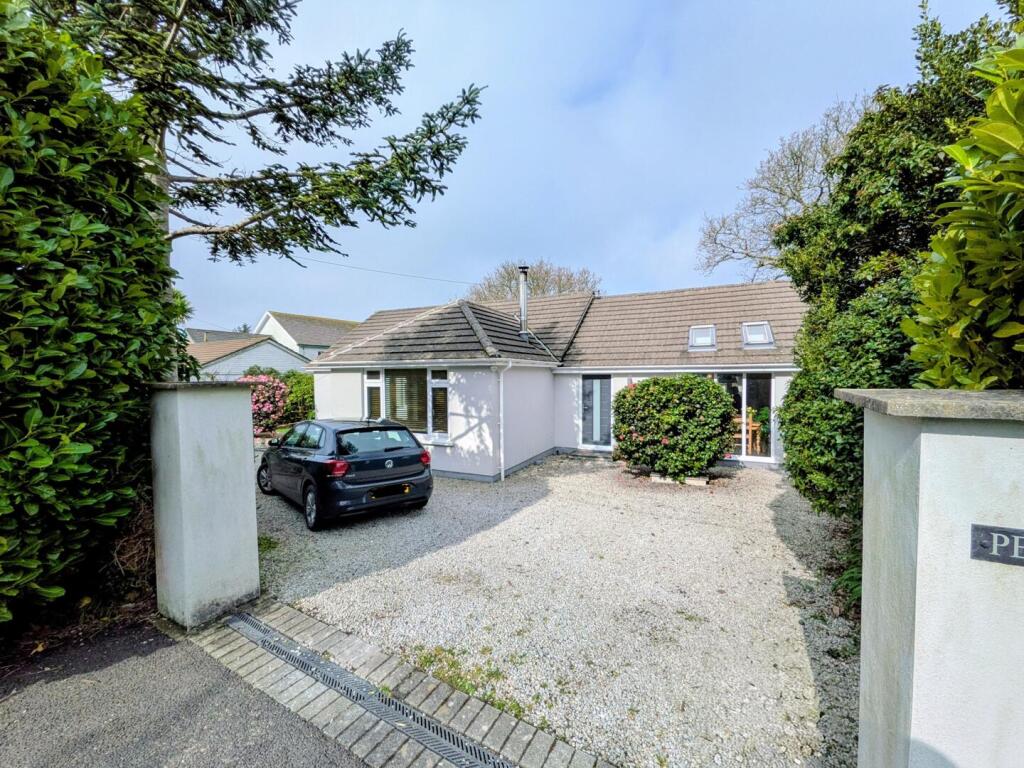 3-bed detached on Frogpool, £485,000