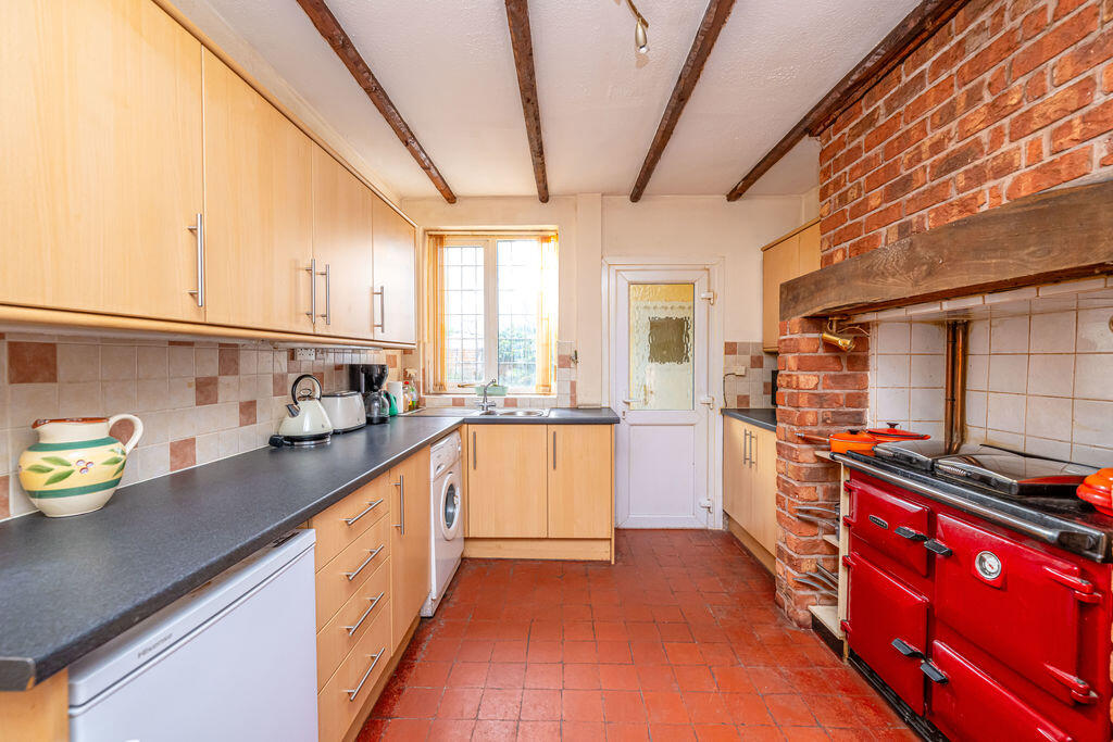 House in Wolverhampton, Tettenhall - View 4