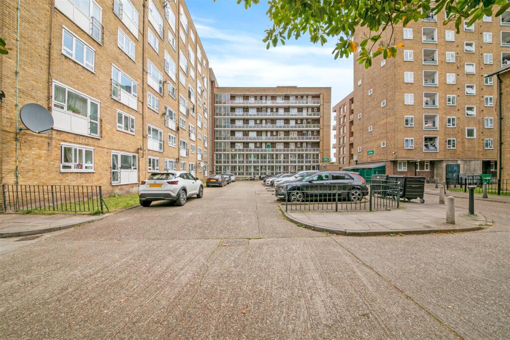 Main image of property: Varndell St