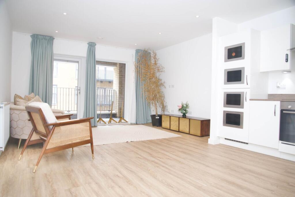 Main image of property: Brumwell Avenue, London, SE18 6QH