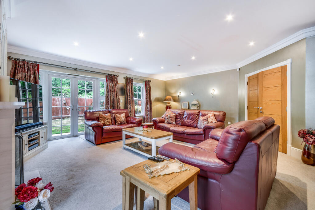 5-bed detached on Bristowe Avenue, Great Baddow, Chelmsford, £900,000