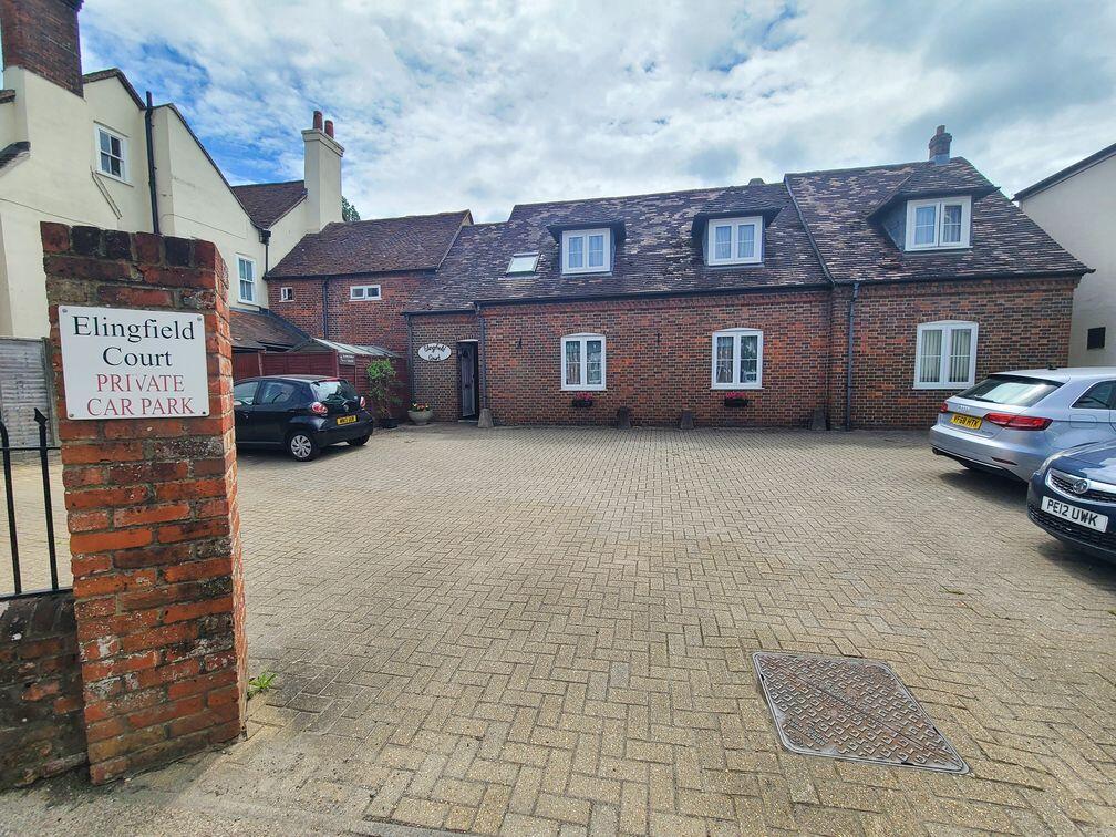 1-bed flat on Elingfield Court, High Street, SO40 9HN, £120,000