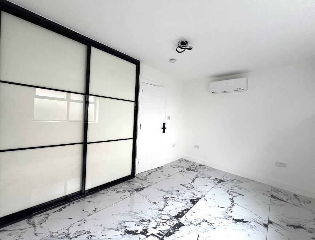 2 bedroom house for rent