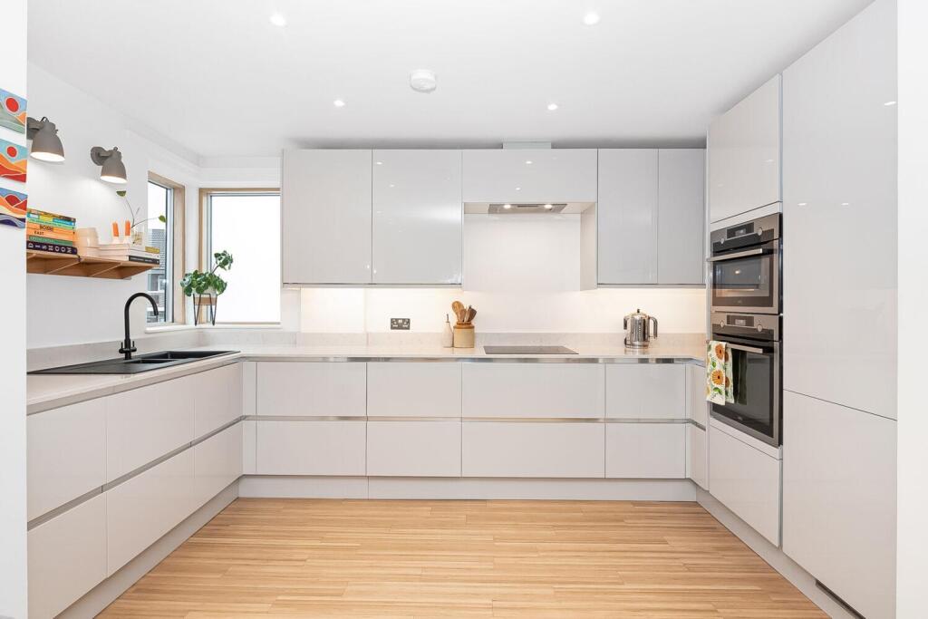 Main image of property: Dog Kennel Hill, East Dulwich, London, SE22